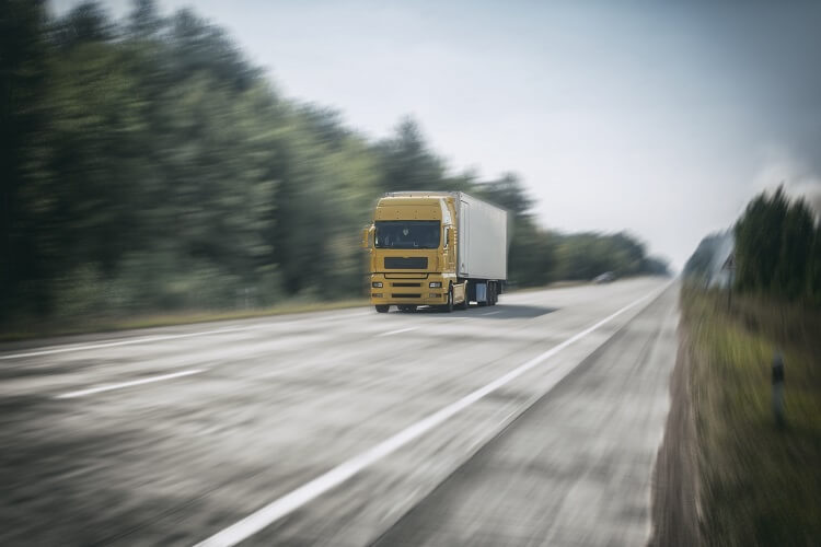 Mercedes Arocs: die Effizient und sicher im Bauverkehr